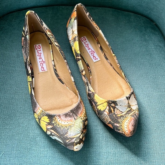 Butterfly pattern flats​ - Picture 1 of 6